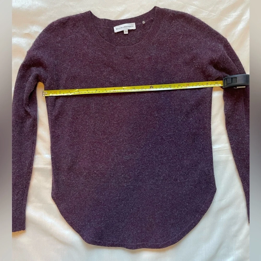 WHITE + WARREN Curved Rib Hem Crewneck Cashmere Sweater in Maroon/Purple/Magenta - Picture 6 of 10